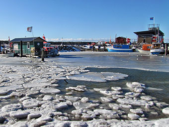 Die Marina von Glowe im Winter